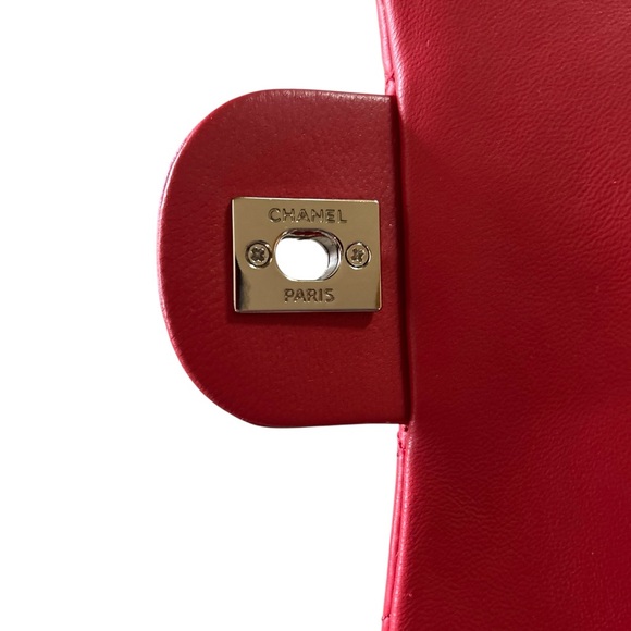 Red Quilted Flap Crossbody Bag – Classic & Timeless Style - Picture 6 of 16